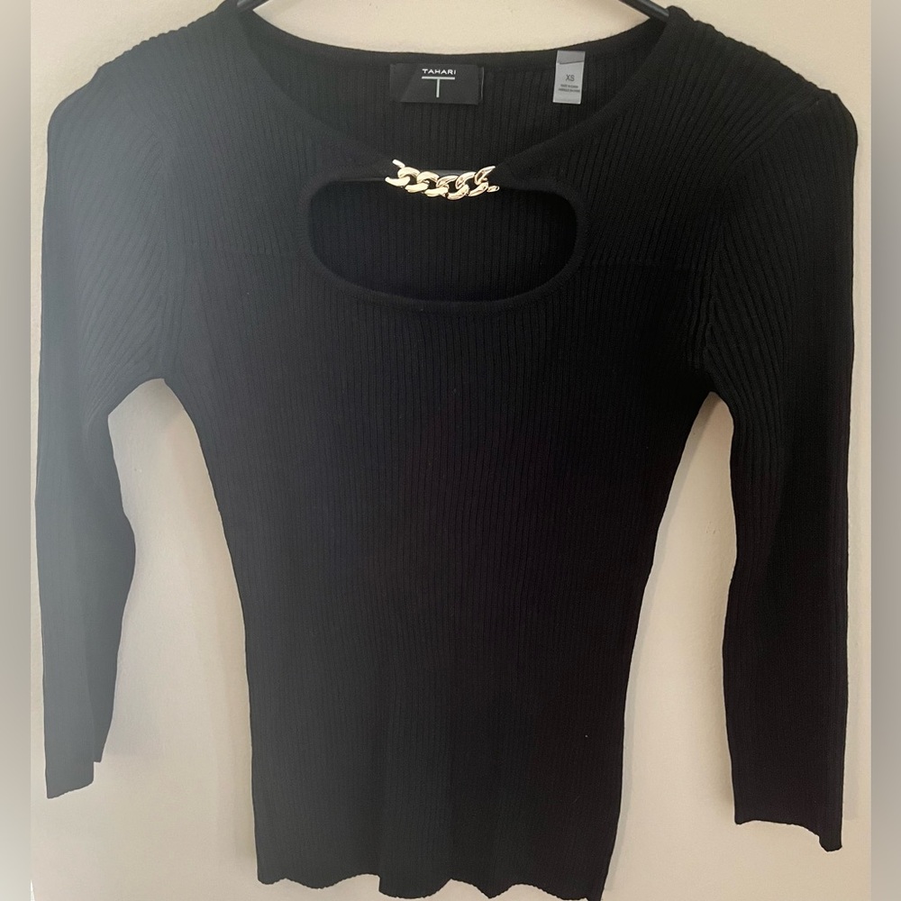 Tahari Black Women’s XS 3 quarter shirt